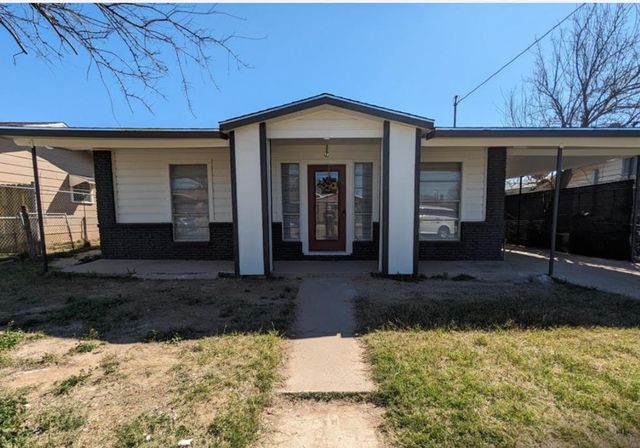 1474 North St, Eagle Pass, TX 78852