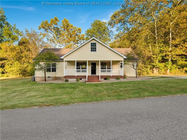 2830 Sycamore Rd, Culloden, WV 25510