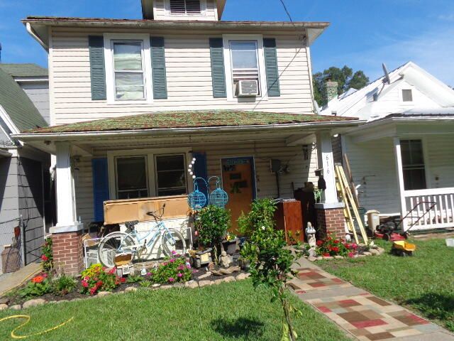616 Brussels Ave, Clifton Forge, VA 24422