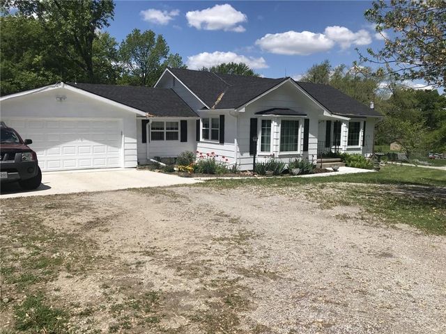 308 SE 169th Hwy, Gower, MO 64454