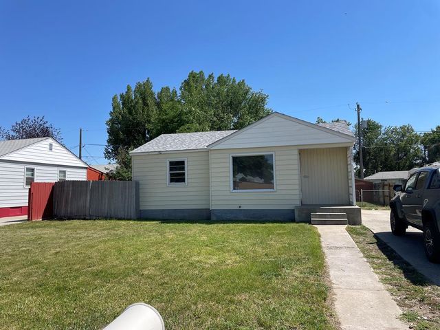 1404 Howell Ave, Worland, WY 82401