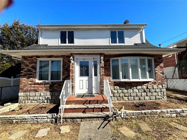 711 149th St, Flushing, NY 11357