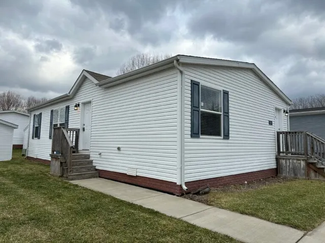 3290 Fallsmoor #204, Jackson, MI 49201