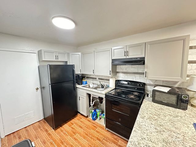 253 Hayden Rd #101, Tallahassee, FL 32304