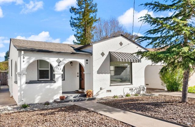 745 Oak St, Santa Rosa, CA 95404