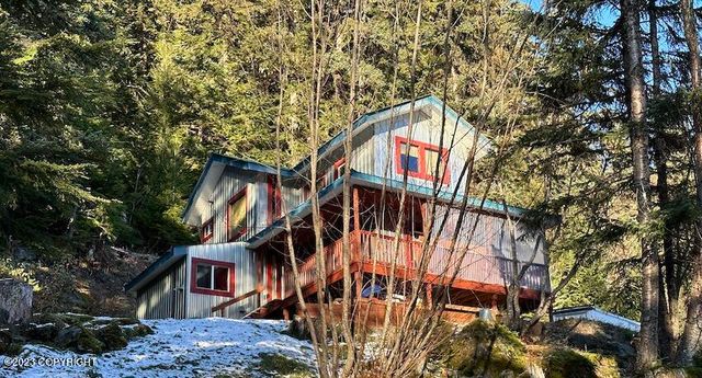 332 Cathedral View Dr, Haines, AK 99827