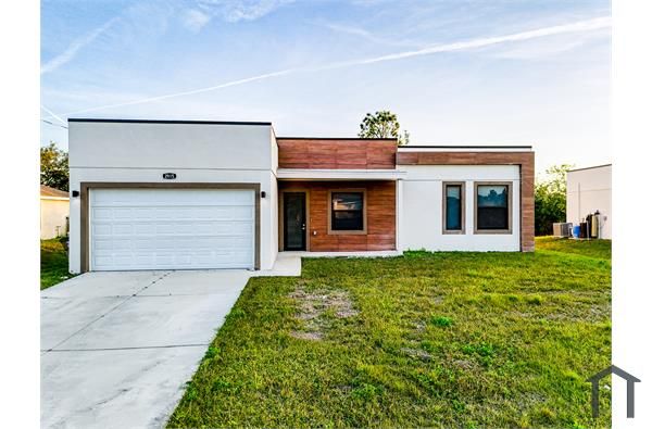 2915 65th St W, Lehigh Acres, FL 33971