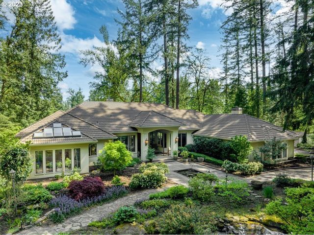 15555 S  Clackamas River Dr, Oregon City, OR 97045