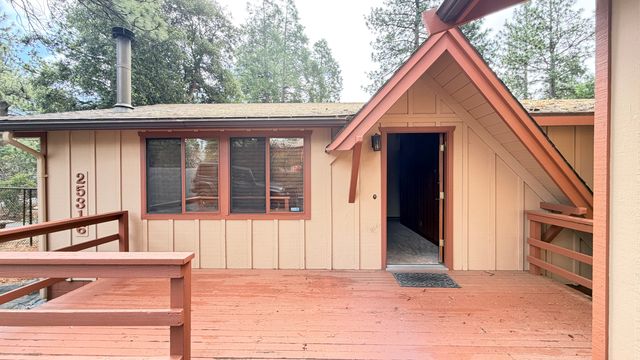 25316 Marion Ridge Dr, Idyllwild, CA 92549