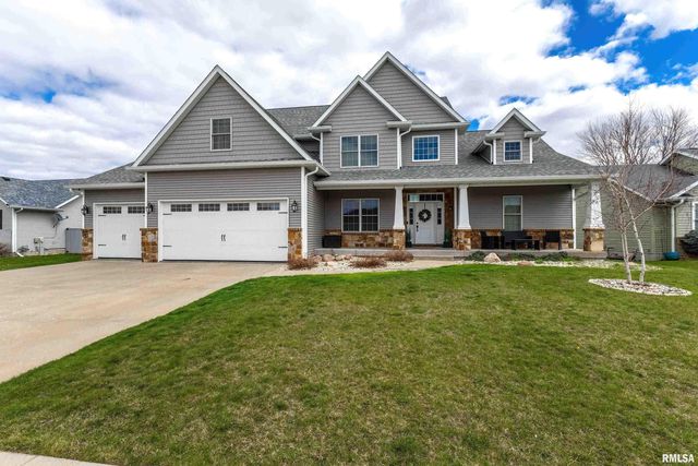 805 Stonebridge Cir, Eldridge, IA 52748