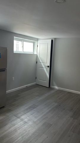 8 Thayer Pl #LL, Staten Island, NY 10306