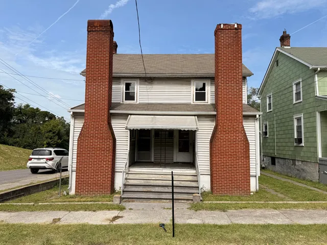 304 & 306 E  Hazel St, Covington, VA 24426
