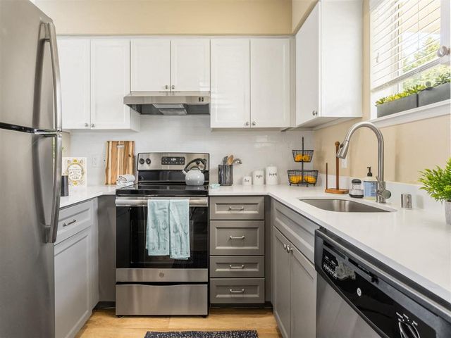 7901 Delridge Way  SW #17B, Seattle, WA 98106
