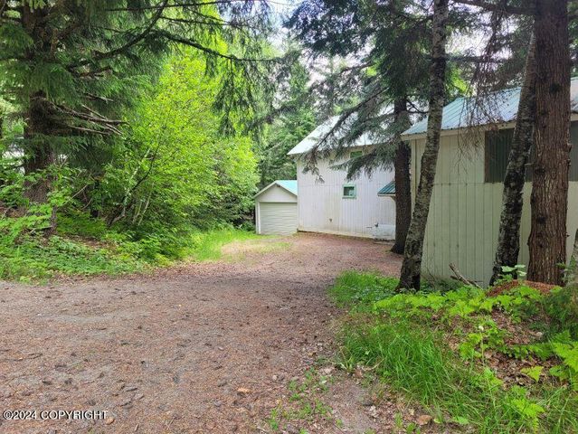 939 E  Oslund Dr, Haines, AK 99827