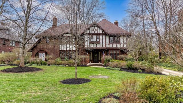 2950 Attleboro Rd, Shaker Heights, OH 44120