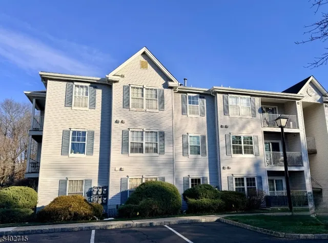 109 Stratford Place, Bound Brook, NJ 08805