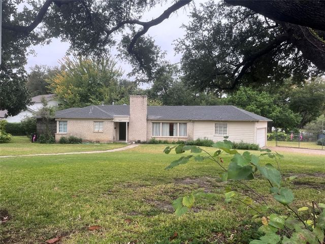 2600 Colonial Pkwy, Fort Worth, TX 76109