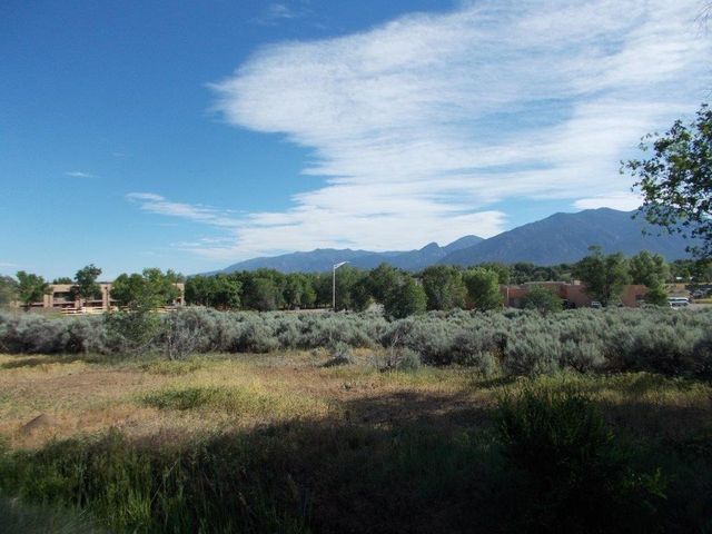 Frontier Rd, Taos, NM 87571