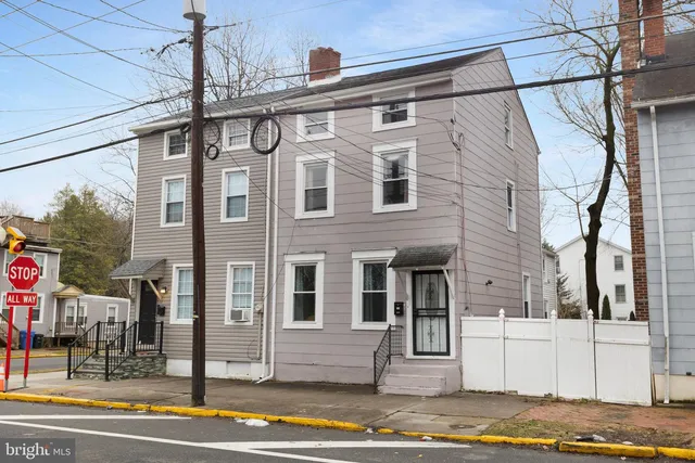 220 Garden St, Mount Holly, NJ 08060