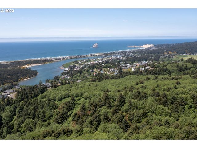 Resort Dr   #200AC, Pacific City, OR 97135