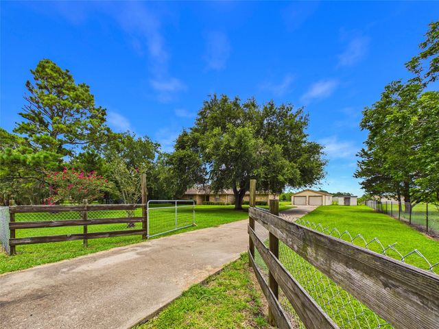 7711 Avenue M, Santa Fe, TX 77510