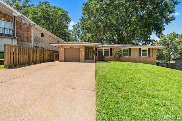 6371 Treeridge Trl, Saint Louis, MO 63129
