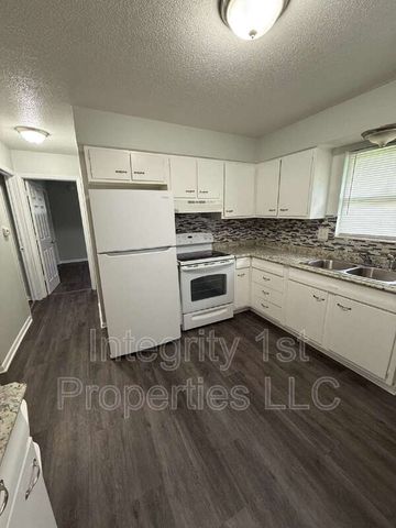 5613 E  28th St, Kansas City, MO 64128