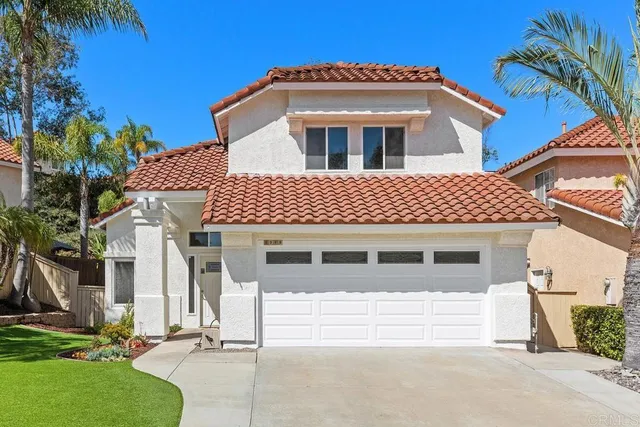 1715 Landing Dr, Vista, CA 92081