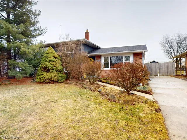 14801 Larkfield Dr, Brookpark, OH 44142