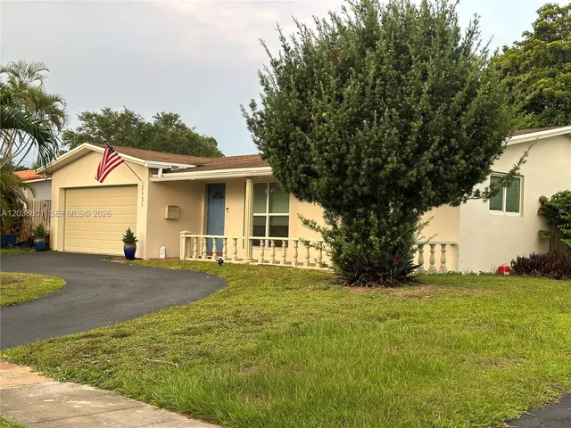 2121 N  52nd Ave, Hollywood, FL 33021