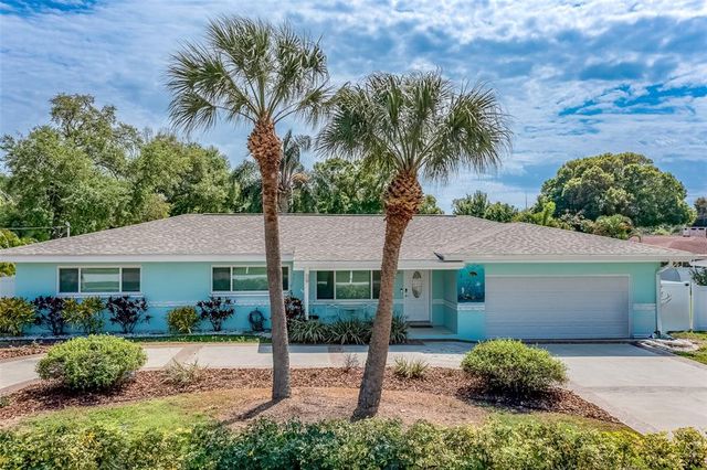 1715 Lakeview Rd, Clearwater, FL 33756