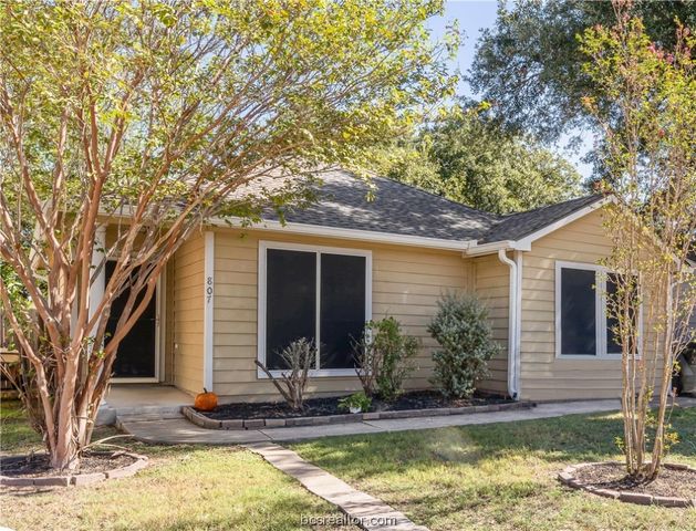 807 Pasler St, College Station, TX 77840