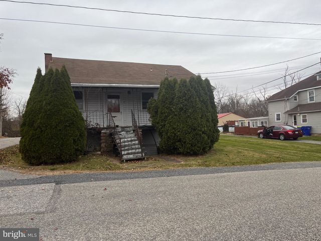 4281 Queen St, Dover, PA 17315