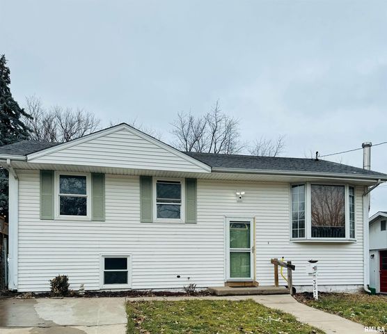 3516 Central Ave, Bettendorf, IA 52722