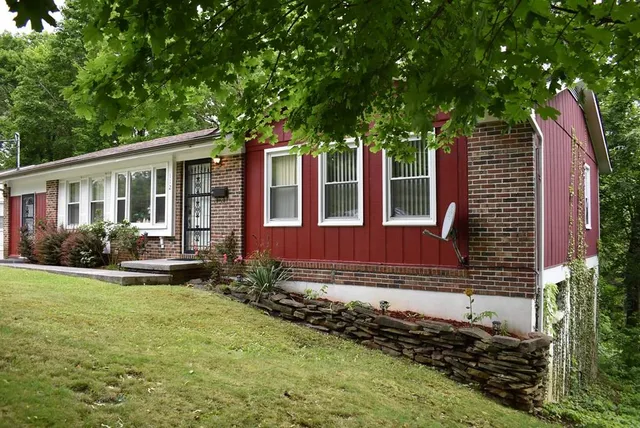 112 Spring Grv, Bluefield, WV 24701