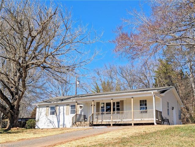335 Badgett Ave, Mount Airy, NC 27030