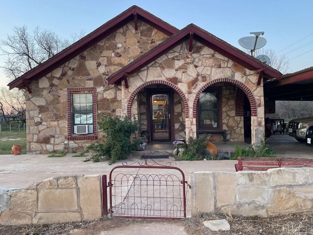500 Carothers Ave, Rochester, TX 79544