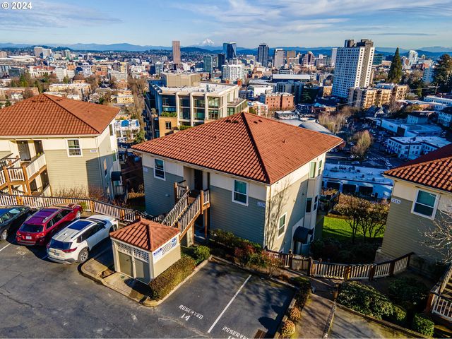 232 NW Uptown Ter #2B, Portland, OR 97210