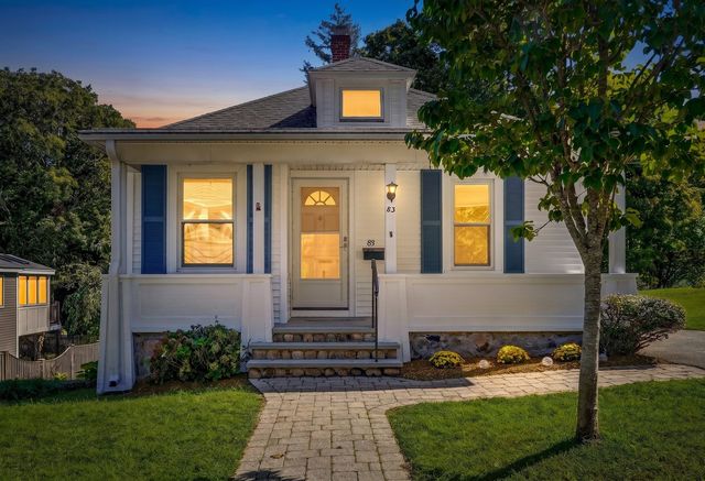 83 Beacon St, Melrose, MA 02176