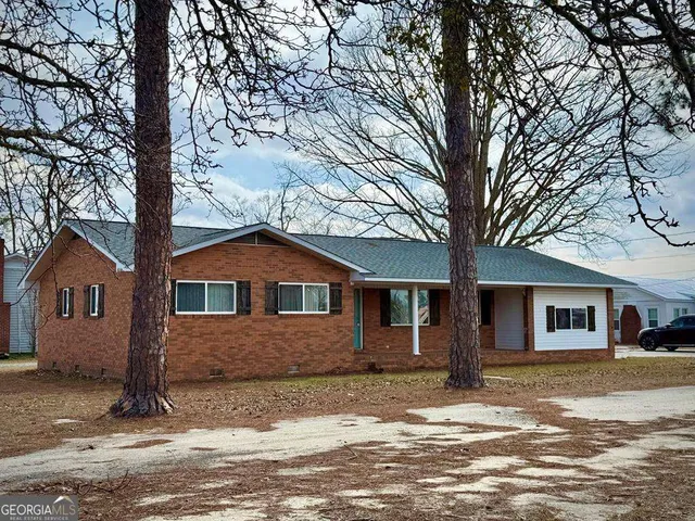 36 N  Cromartie St, Hazlehurst, GA 31539