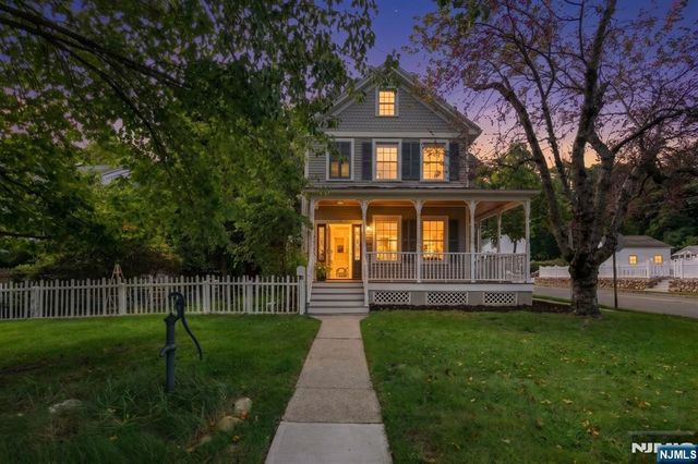 66 Hillside Avenue, Midland Park, NJ 07432