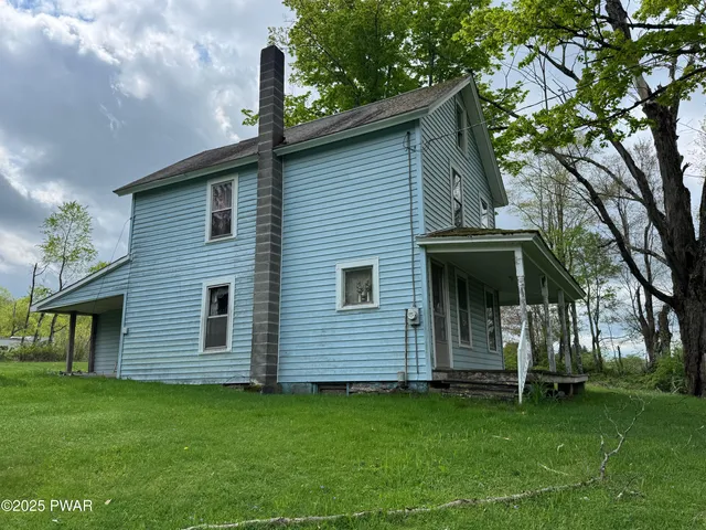 114 Grist Mill Rd, Equinunk, PA 18417