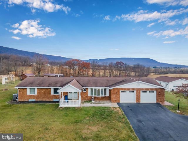 73 N  Mountain Rd, Newville, PA 17241
