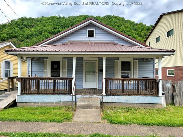 808 4th Ave, Montgomery, WV 25136