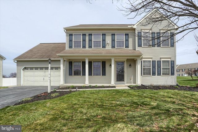 387 Fencepost Ln, Palmyra, PA 17078