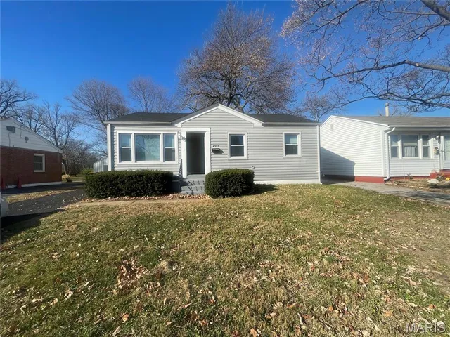 4507 Ashby Rd, Saint Ann, MO 63074