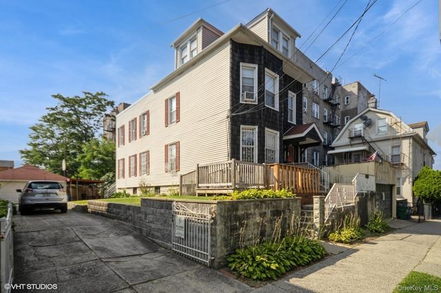4261 Byron Avenue, Bronx, NY 10466