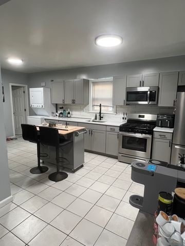 385 Amherst St, East Orange, NJ 07018