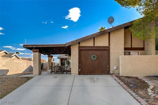 7019 Grassy Knoll St, Las Vegas, NV 89147