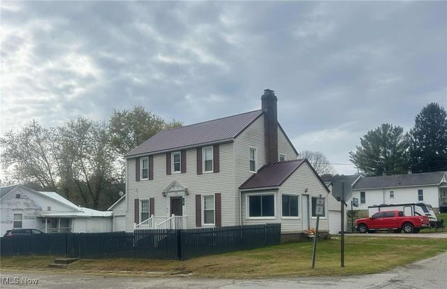 185 Adams St, Corning, OH 43730